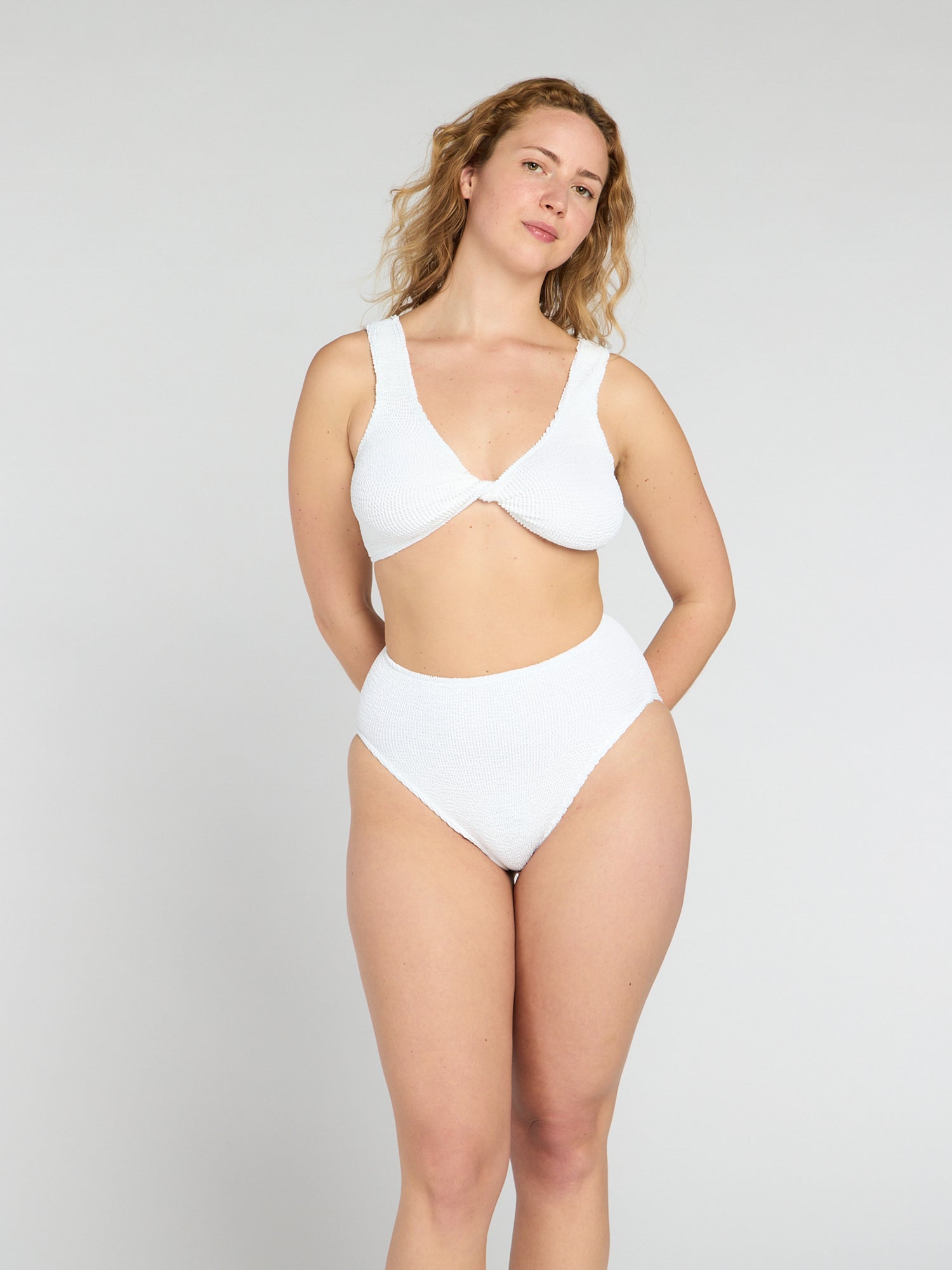 S1_TwistGaiaHighWaist_White_25.jpg