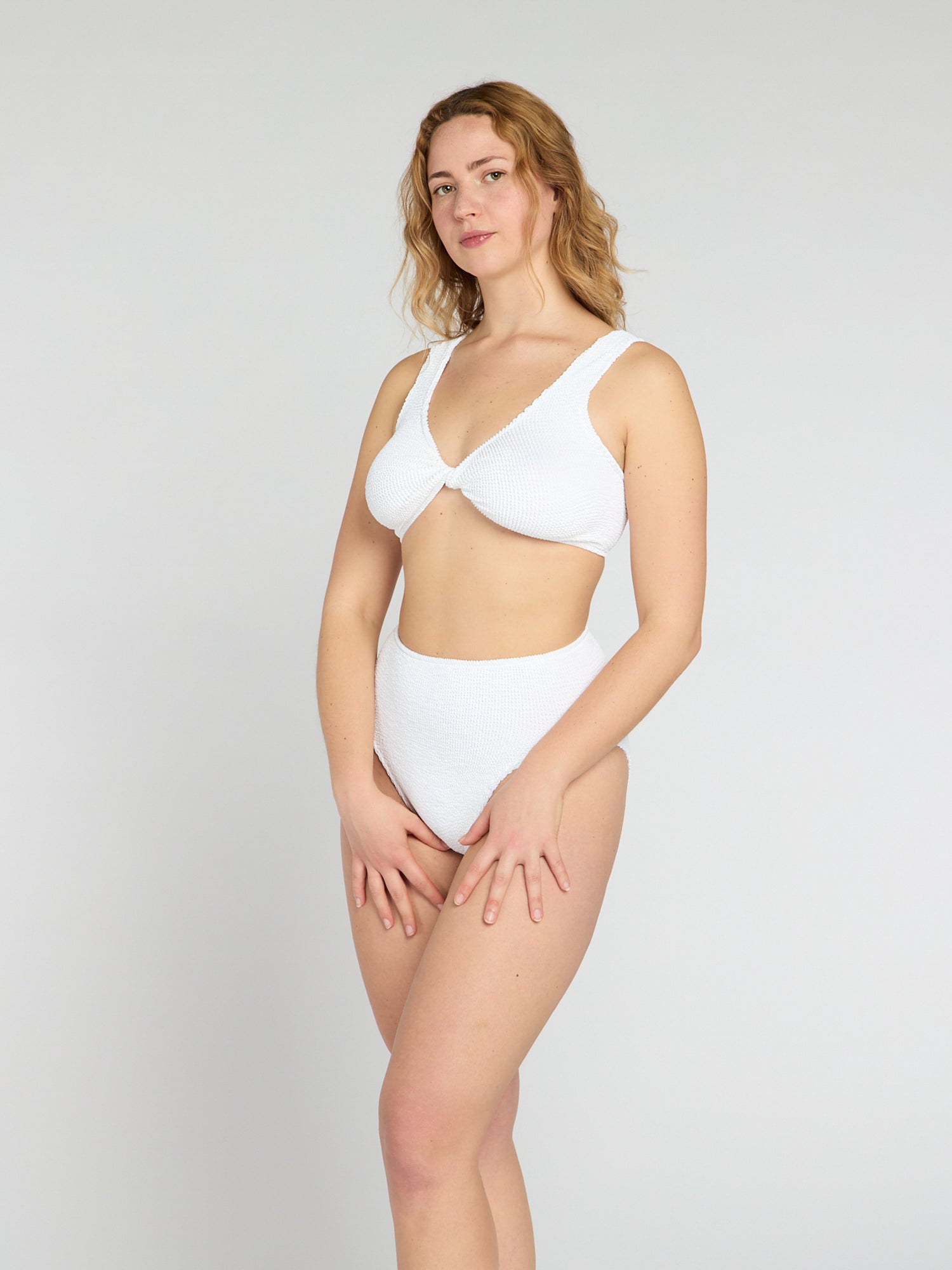 S1_TwistGaiaHighWaist_White_5.jpg